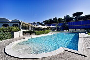 هتل All Time Relais & Sport