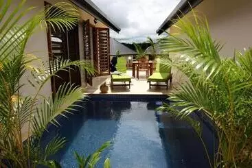Hotel Mangoes Resort
