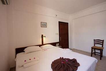 Отель Sun And Sea Beach