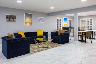 酒店 Days Inn By Wyndham Granbury