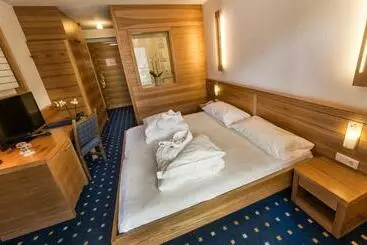 Отель Falkensteiner Family Resort Lido