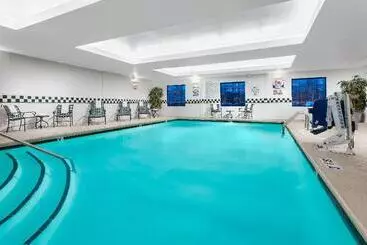هتل Holiday Inn & Suites Raleigh Cary, An Ihg