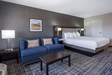 Отель Hampton Inn & Suites Agoura Hills
