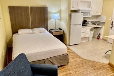 Szálloda Suburban Studios Fort Myers Cape Coral