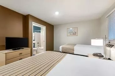 Otel Suburban Studios Lakeland North I4