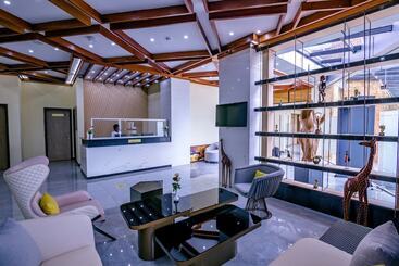 Hotel La Maison Royale South C