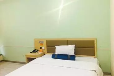 هتل 7days Inn Harbin Railway Station Zhanqian Square