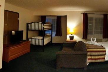 호텔 3 Peaks Lodge