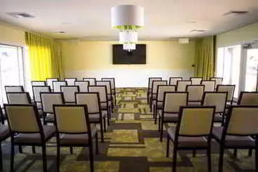 Отель Lakehouse Resort