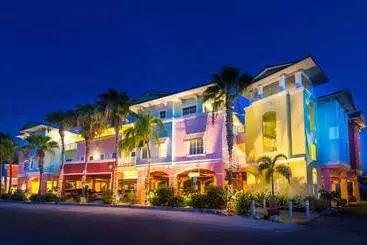 בית מלון כפרי The Lighthouse Resort Inn & Suites