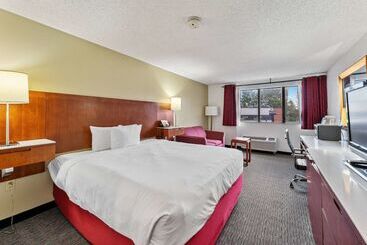 هتل Ramada By Wyndham Cedar City