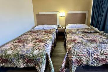 هتل Royal Inn And Suites Charlotte Airport