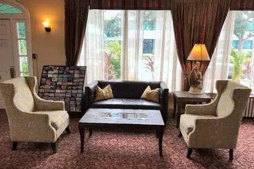 בית מלון כפרי The Inn On Third