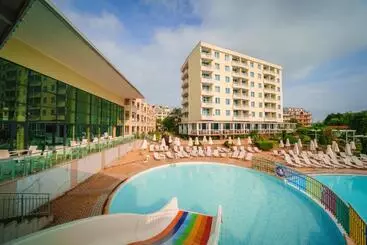 Hotel Perla Beach Club   All Inclusive