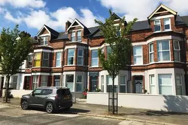 Bed and Breakfast Titanic Guest Boutique, 4 Star Accommodation