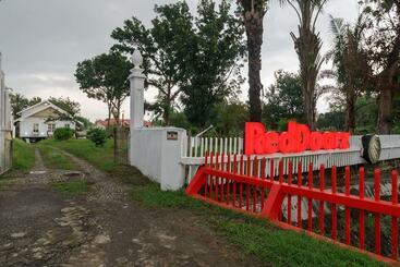 پانسیون Reddoorz Syariah Near Suzuya Mall Banda Aceh 2