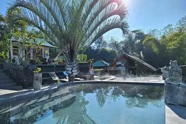 Black Lava Hostel And Lodge