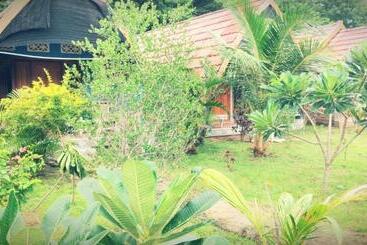 Пансион Dinoyin Bungalows