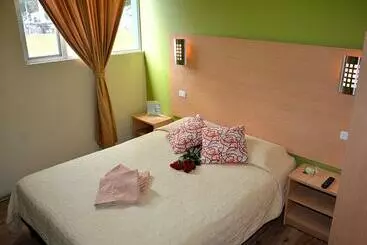 Herberge Hostal Terra 3   Base Aérea