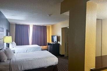 Clarion Hotel & Suites