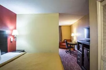 호텔 Quality Inn & Suites