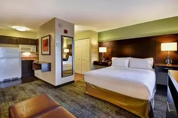 هتل Staybridge Suites Madison   East, An Ihg