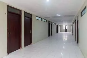 Hotel Reddoorz Near Cikampek Mall Karawang