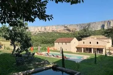 Bed & Breakfast Le Mas Aux Cedres Teritoria