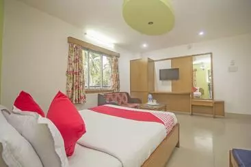 Hotel Nandanik Palace By Oyo Rooms