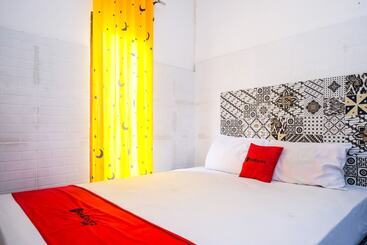 Hotel Reddoorz Syariah @ Colomadu 2