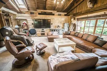 Mökkimajoitus Luxusní Srub Líny