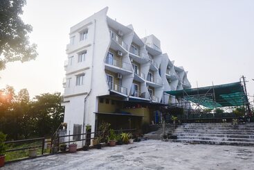 Отель Dreammland Resort By Oyo Rooms