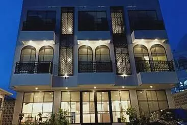 Hotel Front One Residence Syariah Mampang