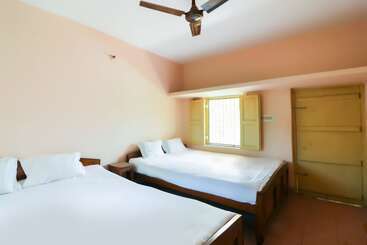 Hotel Spot On 49047 Shree Chaitanya Math Bhakti Villas