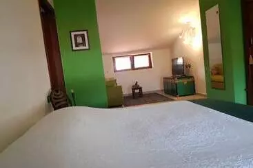 Bed and Breakfast Books&bikes