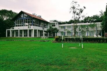 Hotel Lavendish Wild Safari Resort