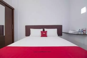 Pensió Reddoorz Near Siloam Karawaci 2