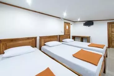 Majatalo Thongphaphum Place