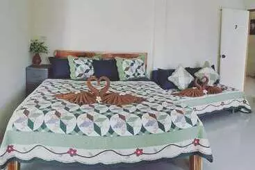 Hotelli Sukkasem Guesthouse Thungsong