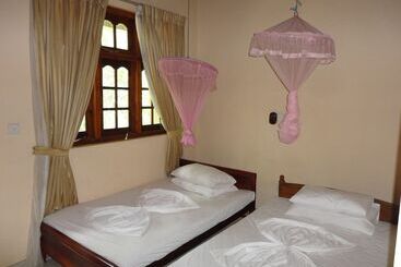 Hotel Tikiri Villa Eco Resort
