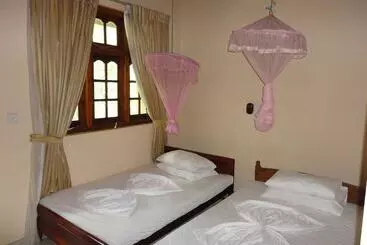 Hotel Tikiri Villa Eco Resort