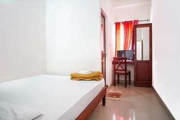 Pension (Hôtel basse catégorie) Kay Kay Residency