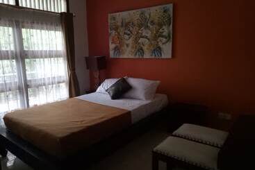 Bed and Breakfast Kembang Guest House