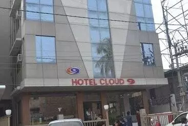 Hotel Cloud 9