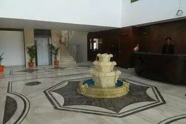 Hotelli Keshav Clarks Inn