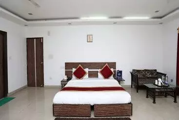 Hotel Lotus Park Gurgaon