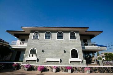 Szálloda Pharadhevi