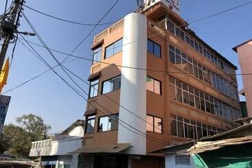 Hotel Satpura Safari