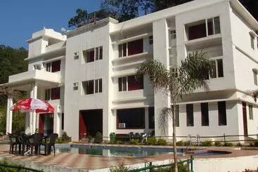 Otel Corbett Mist Resort