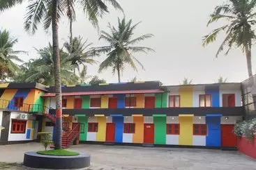 Hotel Trippers Stay By Oyo Rooms